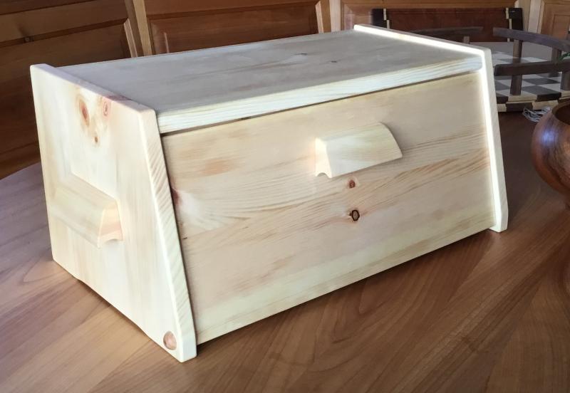 Brotkasten mit Klappe und Einlegeboden , Zirbe